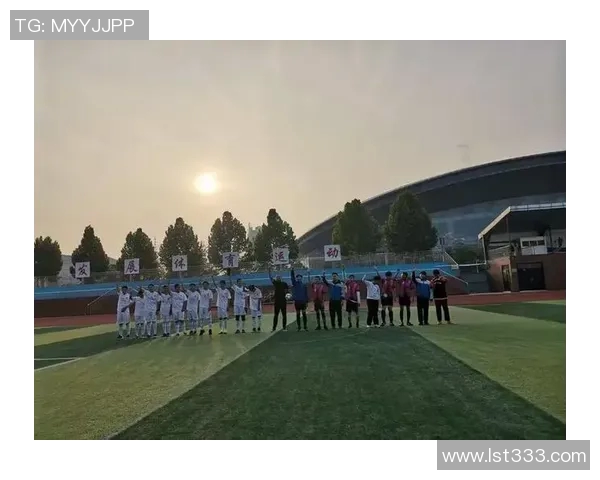 57岁退休数学老师玛纳斯在竞技绿茵场上实现足球梦想的感人故事